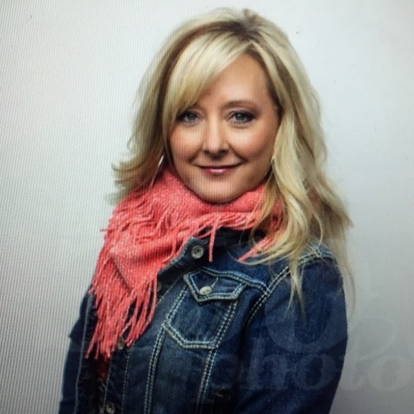 Meet your Posher, Jodi - Picture 1 of 1